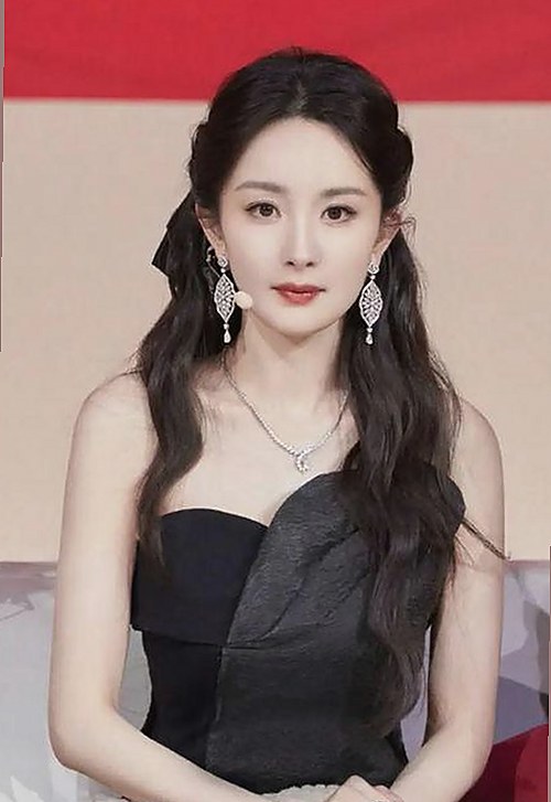 娱乐圈新动态：明星关系与动向引发热议